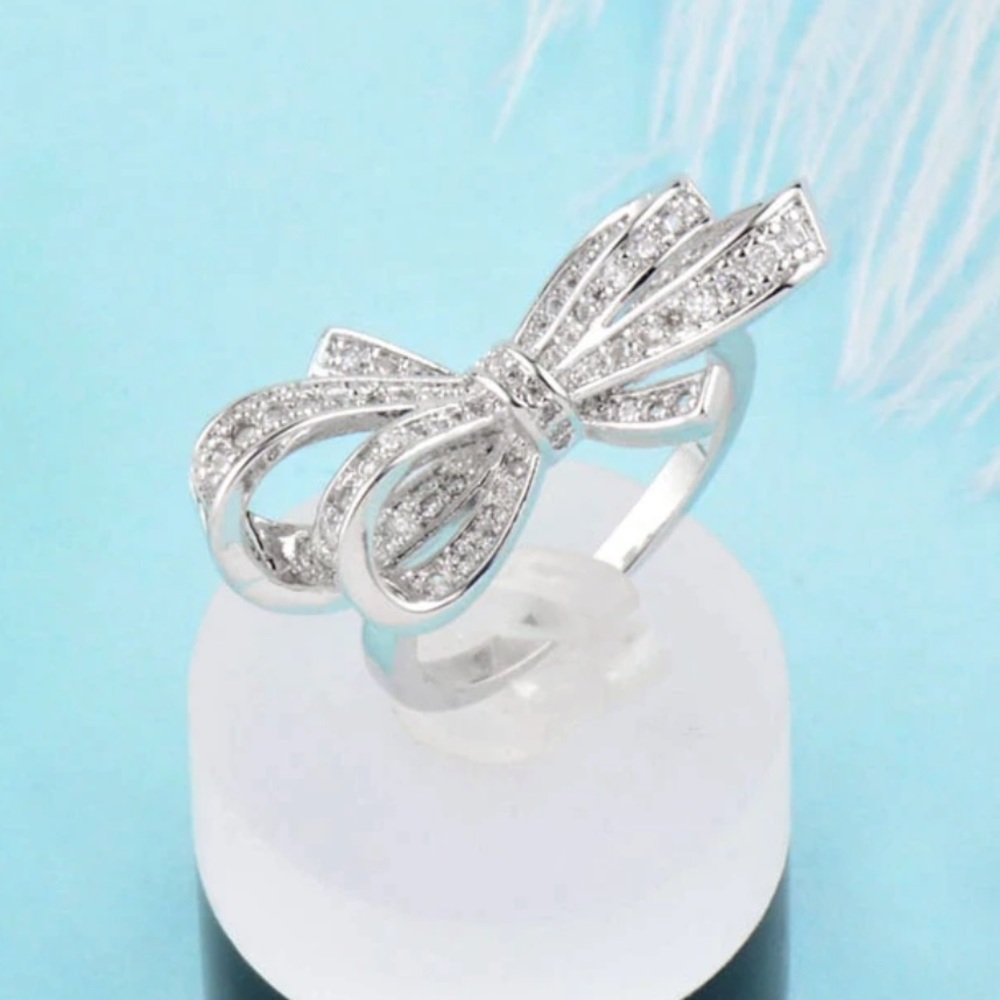 Large Bow Ring - Picture 3 of 5